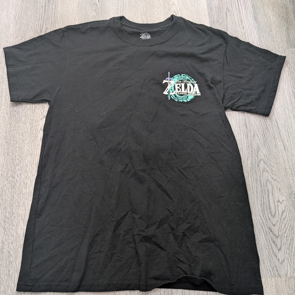 NWOT Legend of Zelda Tears of the Kingdom Link Graphic Tee L